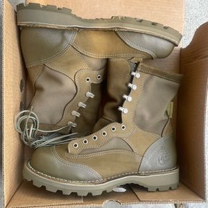 New in box Danner USMC RAT boots
